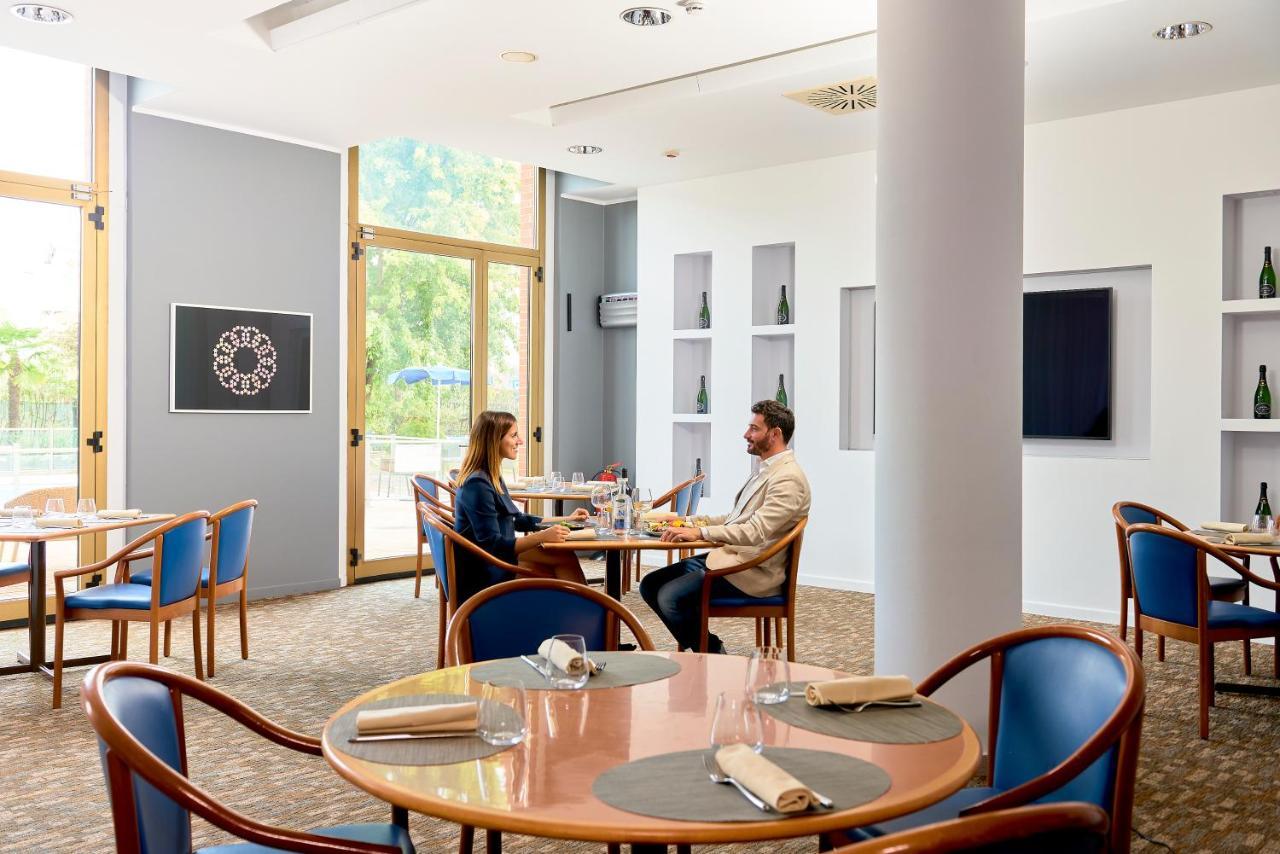 Novotel Torino Corso Giulio Cesare Экстерьер фото