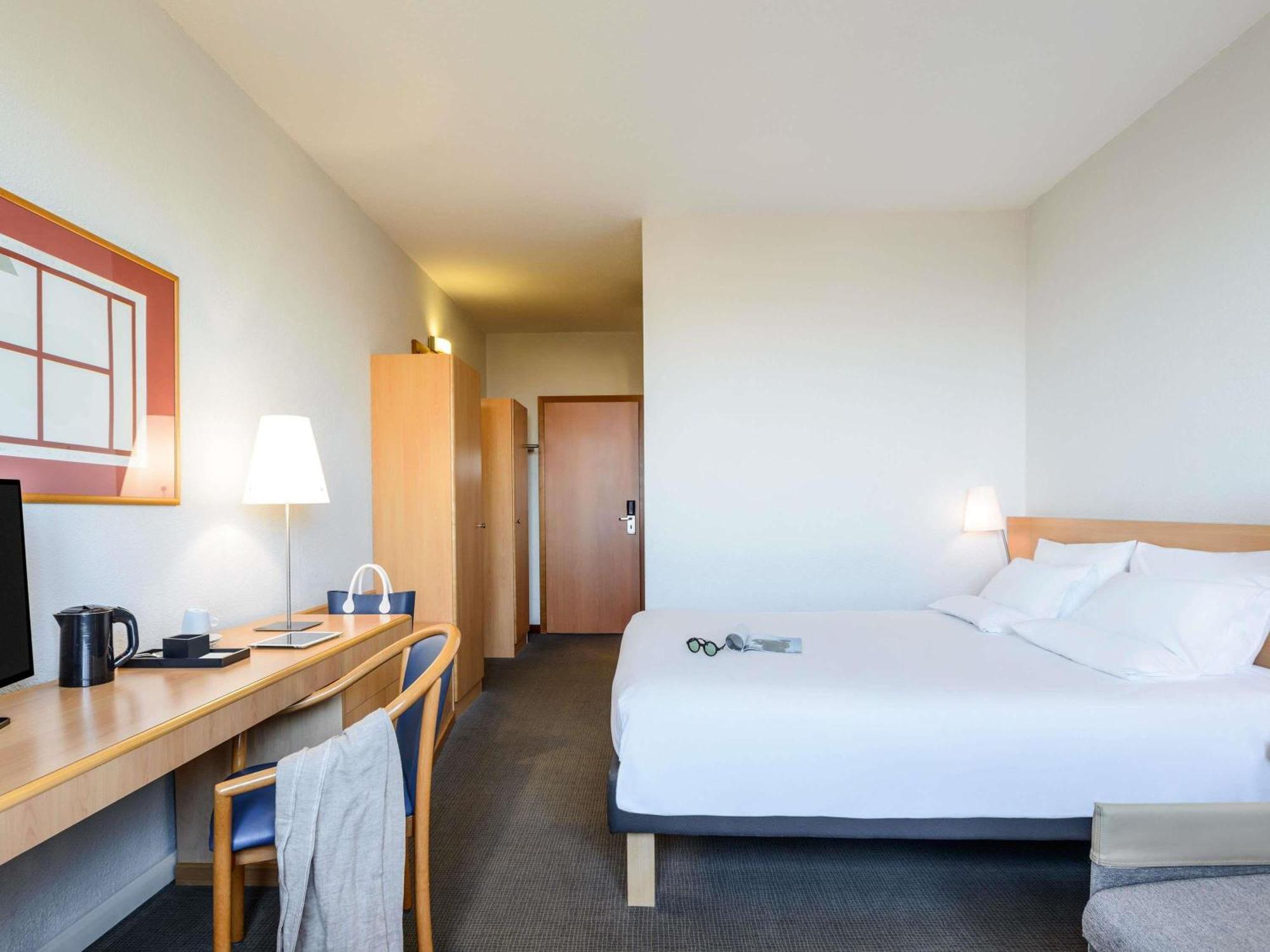 Novotel Torino Corso Giulio Cesare Экстерьер фото