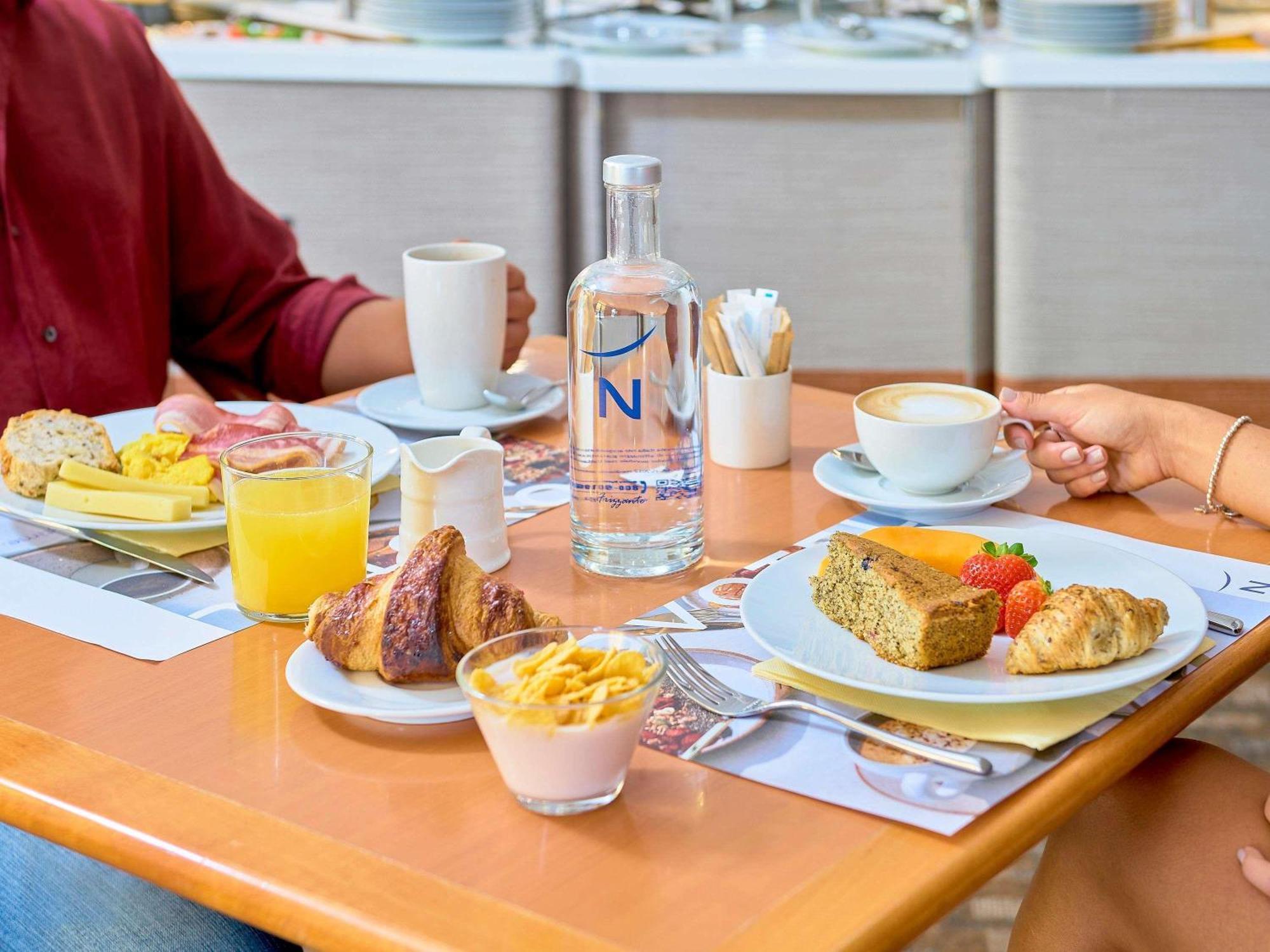 Novotel Torino Corso Giulio Cesare Экстерьер фото