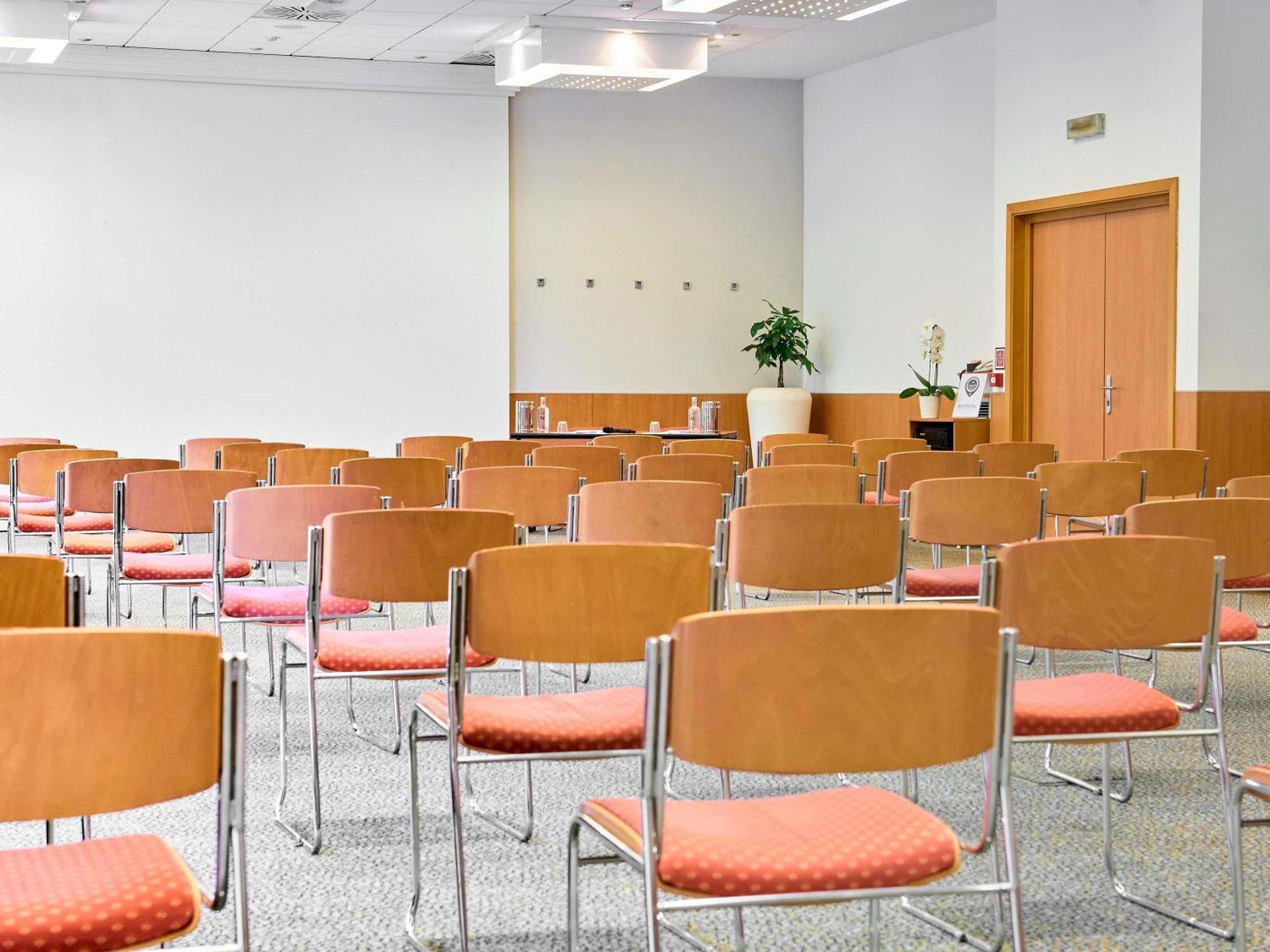 Novotel Torino Corso Giulio Cesare Экстерьер фото