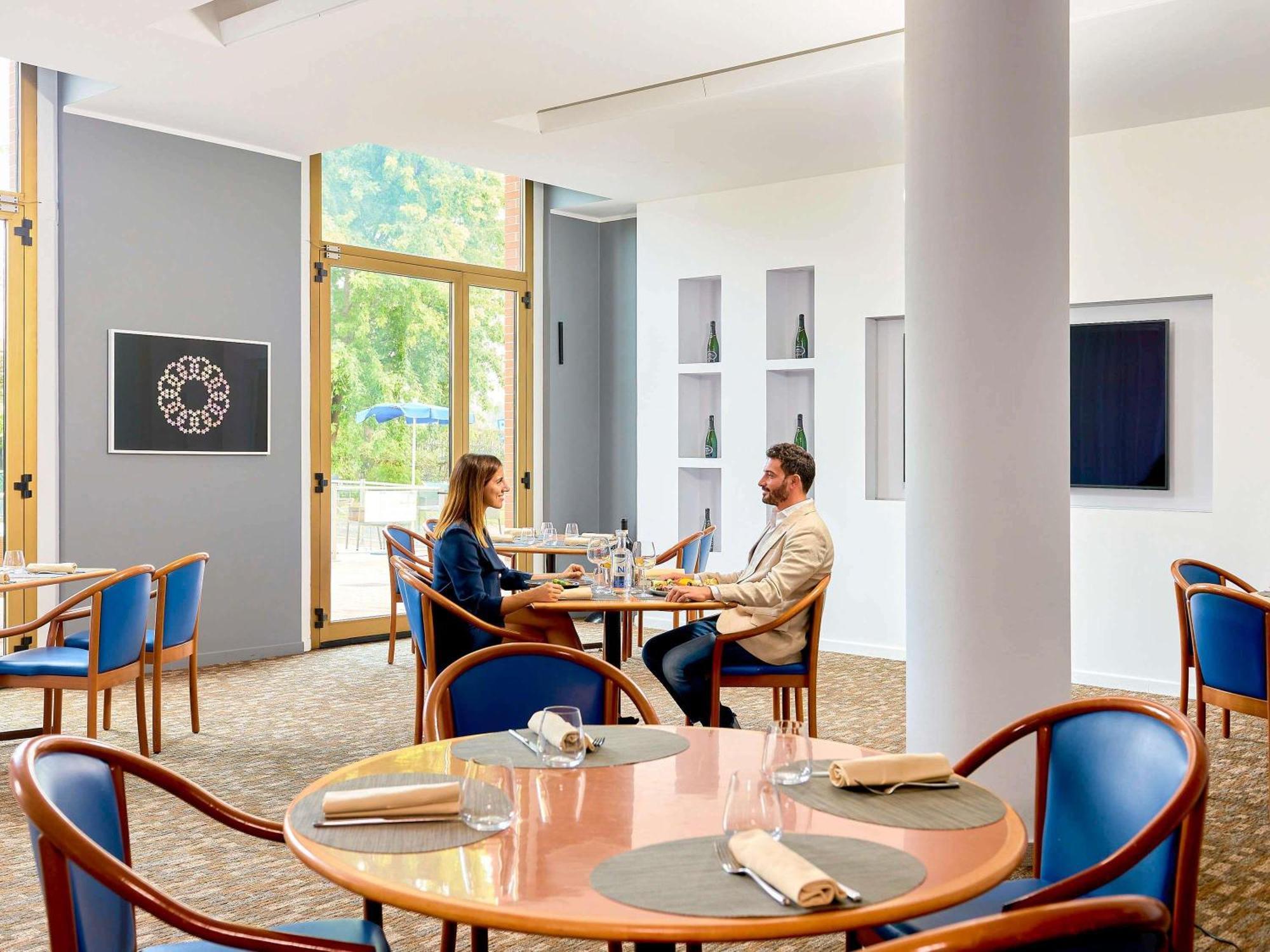 Novotel Torino Corso Giulio Cesare Экстерьер фото